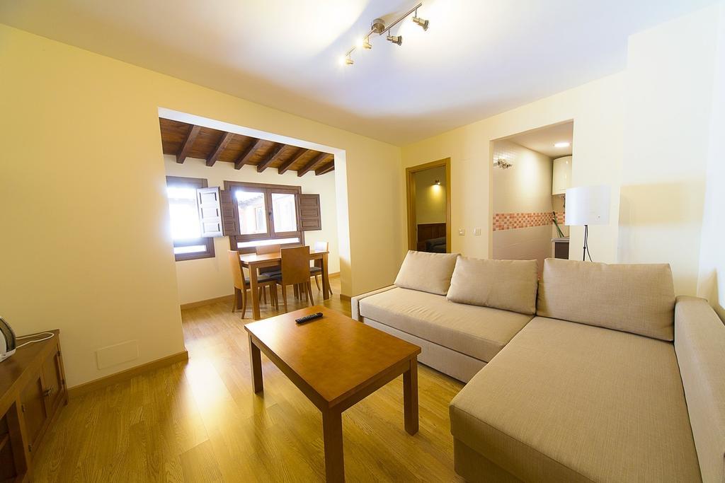 Apartamentos Del Casco Toledo Room photo